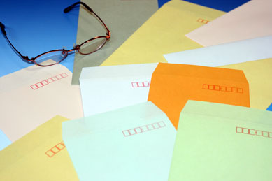 封筒 長3 カラークラフト封筒 85g 100枚 紙が厚いタイプ 郵便番号の枠：あり 【 スミ貼 】