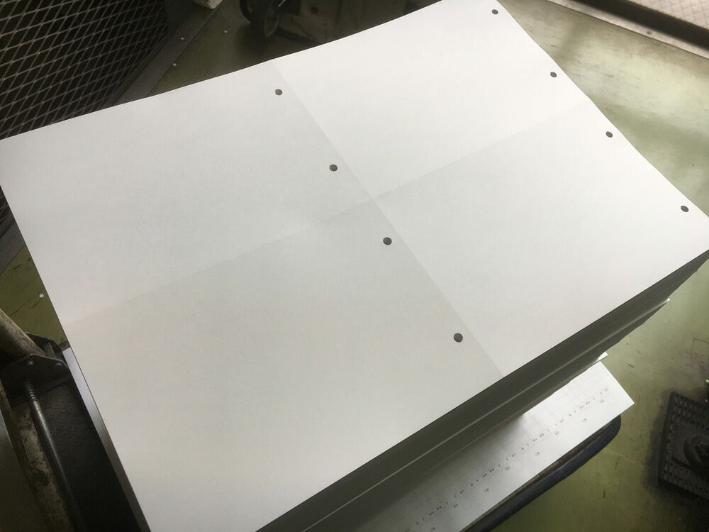 帳票用紙 500枚 4分割 マイクロミシン 十字型 ファイル穴８個付 A3サイズ レーザープリンター インクジェットプリンター プリンター用紙 マルチプリンタ用 上質コピー用紙 ミシン目入り用紙 プリンター帳票用紙 4面カット紙